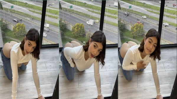 Iriannis Rodriguez com a linguinha de fora implorando por um leitinho