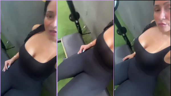 A brasileira Alessandra Marques com uma calça bem justinha que realça a sua beleza