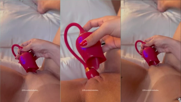 A Brenda Trindade se divertiu muito com o novo vibrador!