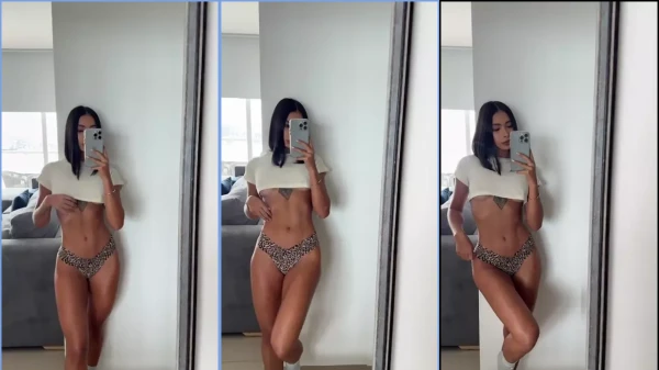 A Daniela Antury acabou deixando os peitos à mostra sem querer