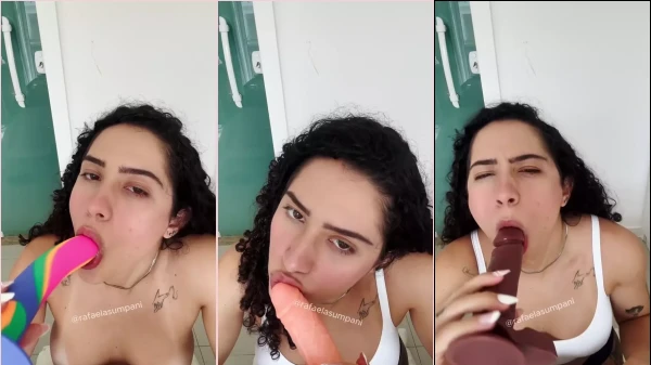 A gatinha Rafaela Sumpani aproveitando pra testar vários consolos!