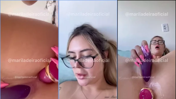 A Mari Ladeira, cheia de vontade, se divertiu se tocando tanto na parte de trás quanto na frente