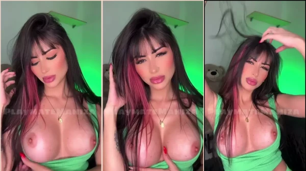 A ousada atriz de filmes adultos e Playmate Mahiza se deixando ver