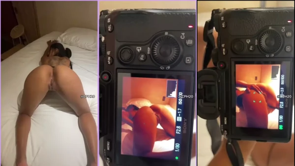 Alejandra Lopez, toda sensual e provocante, sendo clicada de um jeito bem safadinho