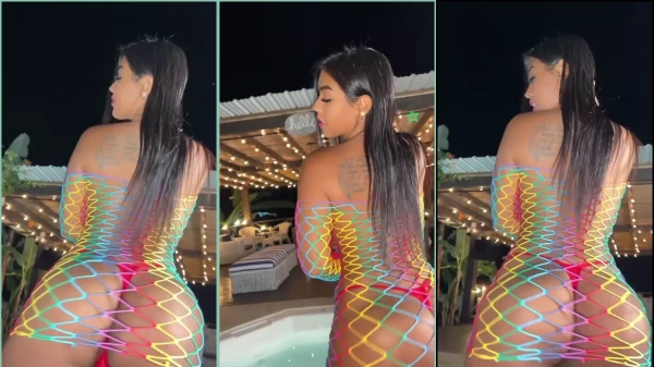 Andreamolina tá com um vestido que mostra tudo!
