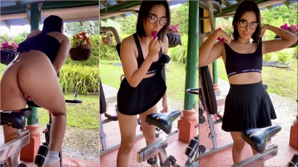 Anna Beggion, uma gostosona de mini saia, tá arrasando!