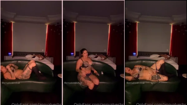 Anny Alves enfiou o vibrador na xoxota