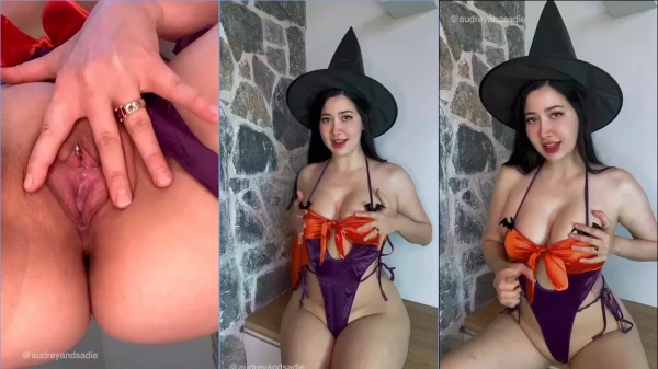 Audrey e Sadie, gravando um vídeo de bruxaria com suas fantasias de dar inveja!