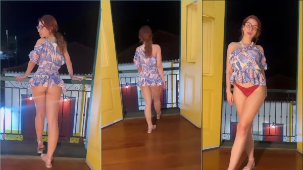 Cibelly Ferreira dando uma mexidinha na sua bucetinha