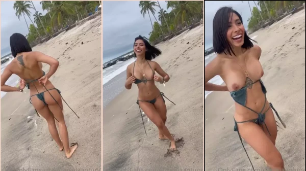 Com seu biquíni cavadinho, Daniela Antury faz a cabeça da galera!