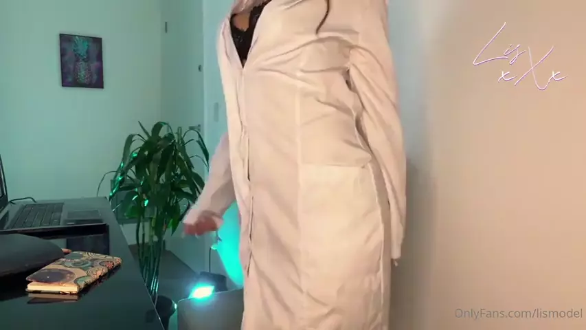 Confere a Lismodel fazendo uma dancinha da siririca!