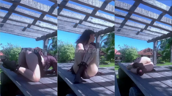 Dá uma olhada nesse vídeo da Gazeoff mostrando o bundão e a xoxota!