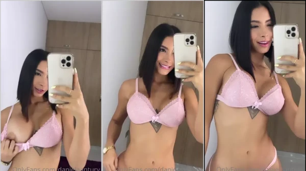 Daniela Antury gravando seu corpo lindo e irresistível