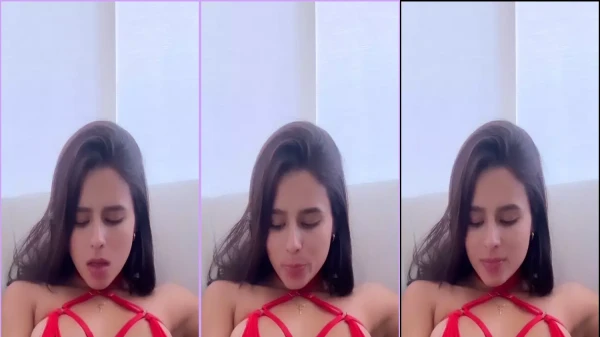 Daniesh, aquela gata top, toda provocante de calcinha vermelha, bem bonita!