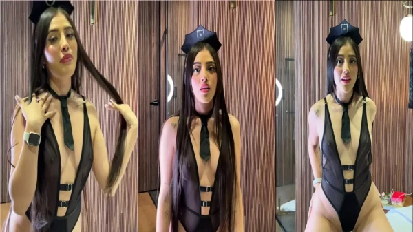 Gabriela Garcia vestida de polícia