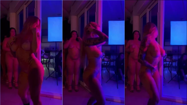 Giovanna Genesini nua com as amigas