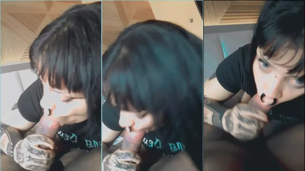 Gótica Rabuda apareceu na internet fazendo um serviço bem ousado!