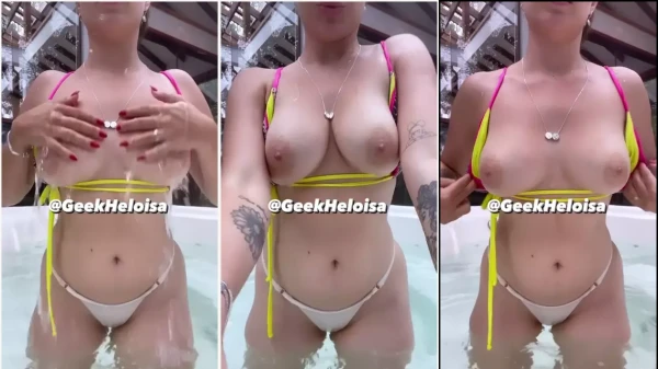 Heloisa de biquíni provocante