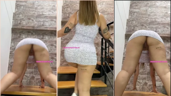 Isaramirezoficial mostrando a pepeca