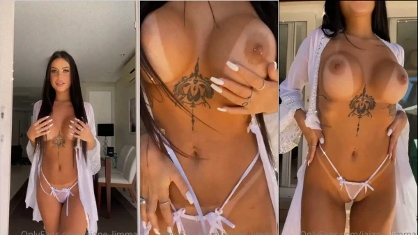 Jaiane Limma, toda ousada com os peitos à mostra, adora causar!