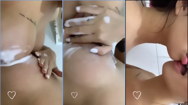 japa com amiga se amassando em filme de mulher gostosa