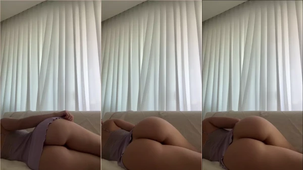 Jennefer Karoline sem a parte de baixo