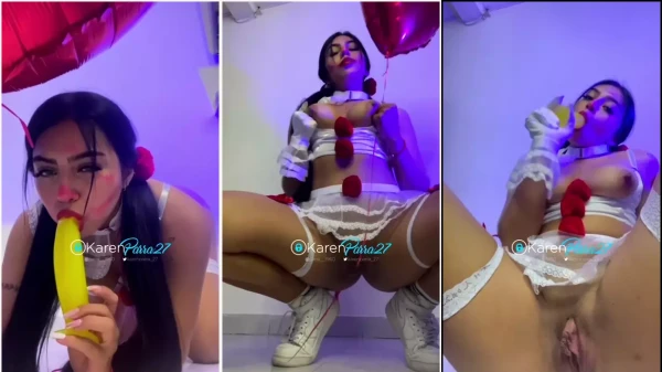 Karenparra27 colocando o vibrador delicioso na xoxota molhadinha
