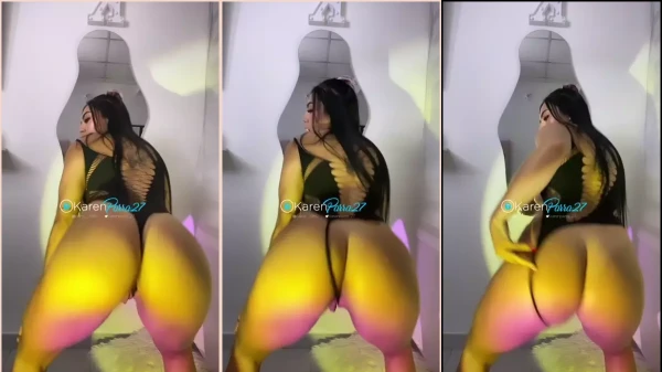 Karenparra27 puxou a calcinha pra cima e soltou um rebolado sexy pra câmera