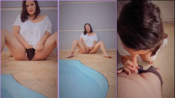 Kel Secrets, toda envergonhada, mexendo nos pontos sensíveis