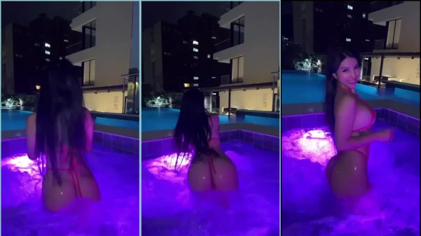 Latina bem safada, Lauren, mostrando tudo no vídeo na banheira