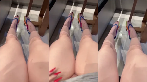 Loirinha safada gravou um vídeo da sua bucetinha