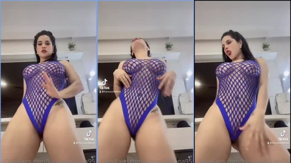 Luciana Cedeño gravou um vídeo quando estava de maiô azul, se mostrando toda linda!