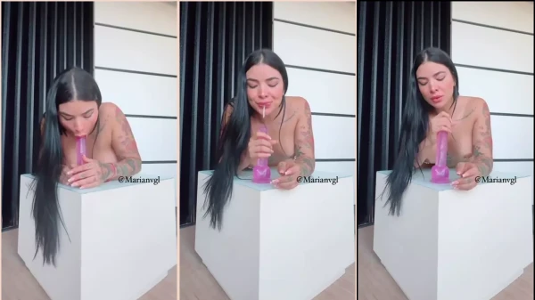 Marian Gomez arrasando no OnlyFans com seu vibrador safado!