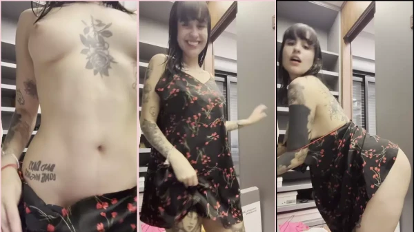 Martina Oliveira toda à vontade, exibindo aquele bundão maravilhoso