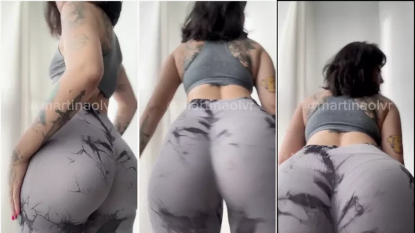 Martina Olvr levanta a blusa e exibe a bunda pelada