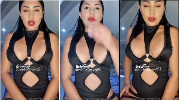 Martina Smith toda de preto, arrasando na sensualidade e se jogando na pegada!