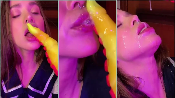 Maru Karv gravou um vídeo se divertindo com seu consolo amarelo