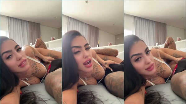 MC Mirella se divertindo e fazendo uma graça com o Dynho Alves