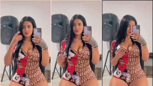 Na frente do espelho, a Johana Giraldo adora causar!