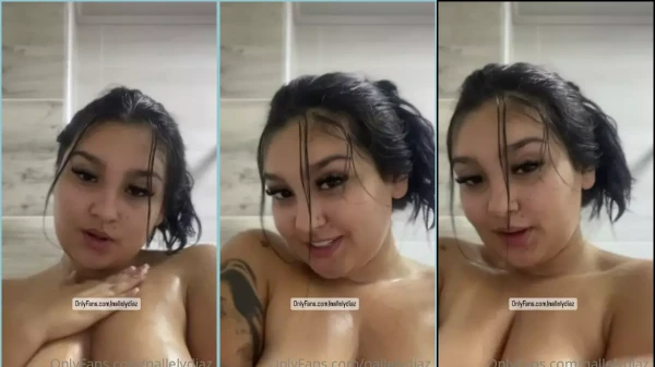 Nallely Diaz, a latina turbinada do OnlyFans, se exibindo