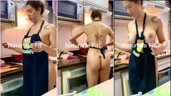 Naturista Fit pelada na cozinha se exibindo com sensualidade