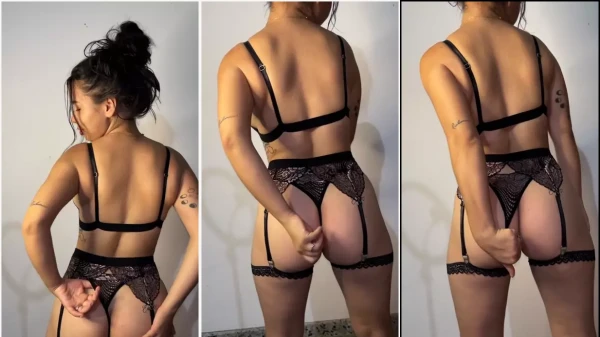 Paola Suarez, aquela gata do OnlyFans, toda sensual de calcinha bem soltinha!