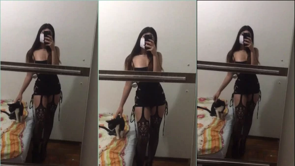 Rias Gloria bem sensual, toda provocante de vestido