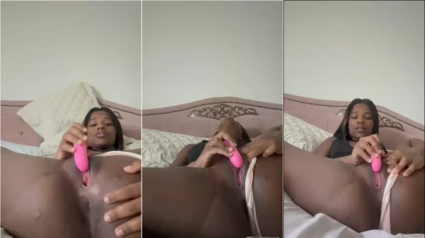 Rolou um vídeo da Jupirinha se divertindo com a xoxotinha!