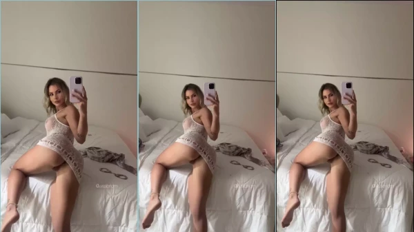 Sabrina de Martini, a amante das delícias, se grava de quatro