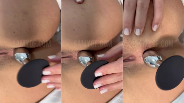 Samyof enfiando o plug no fundinho