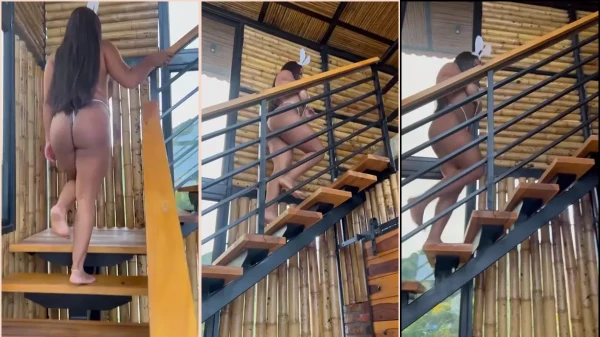 Uma das Twins na estrada tá sexy, só de calcinhas