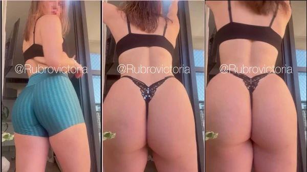 Victoria Rubro, a safadinha do bunzinho gostoso, fazendo um strip