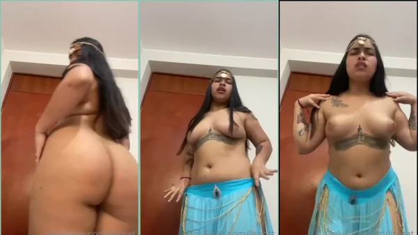 Vídeo caliente da lisycat dando um show de striptease