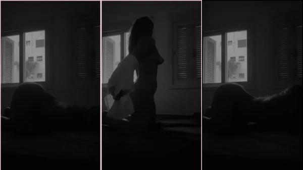 Vídeo caseiro da gostosinha Emili Magnus se despindo